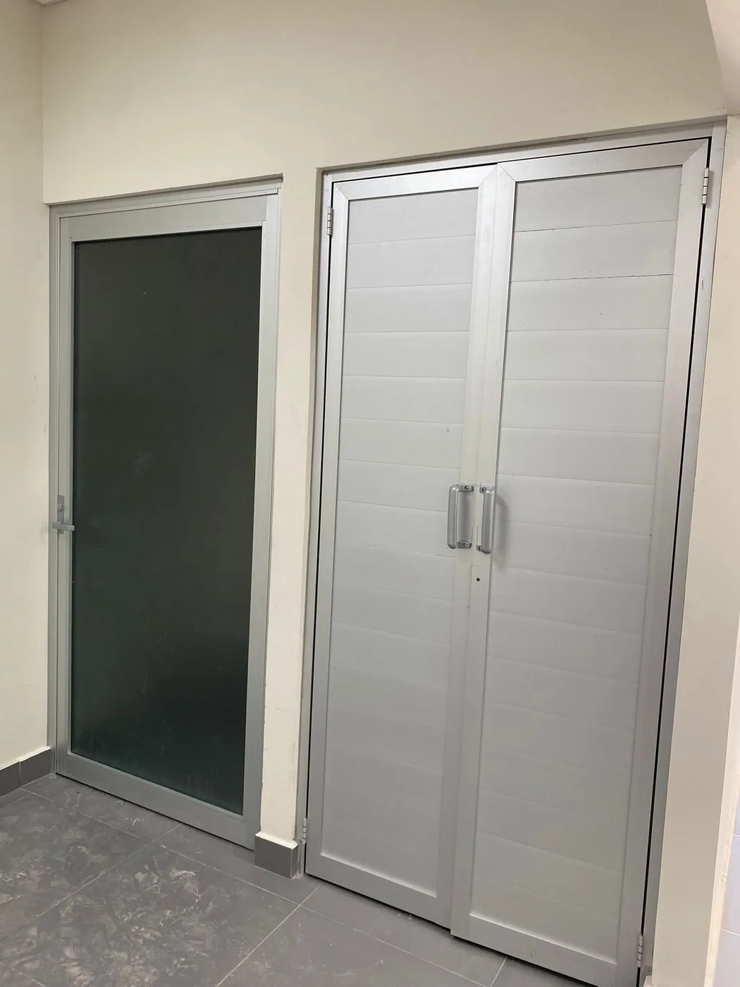 Puertas de aluminio y cristal 11 de ARCALAGUNA